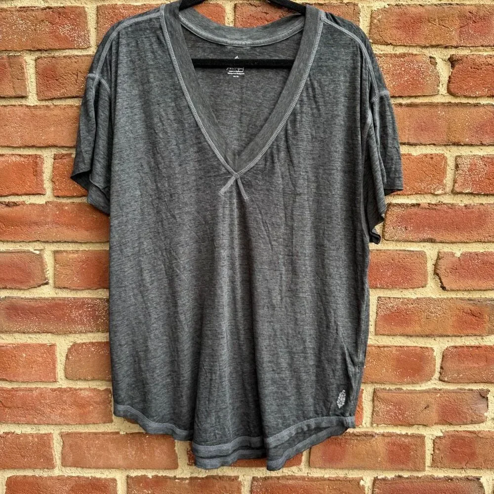 Free People FP Movement Women's Talk Tough V-Neck black gray T-Shirt XS NEW